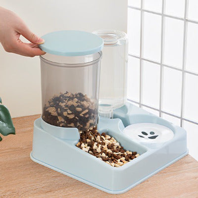 Distributeur de croquettes pour chat vert