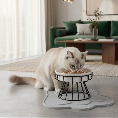 chat beige s'alimente dans Gamelle anti glouton pour chat en céramique