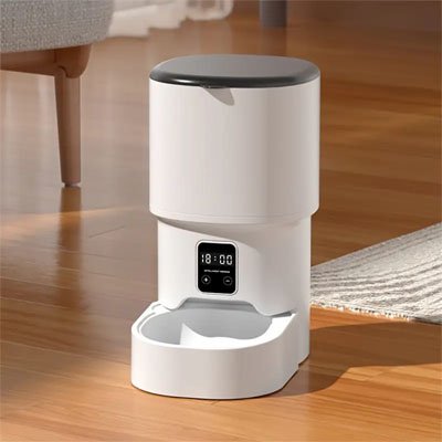 élégant distributeur de croquettes pour chat automatique blanc