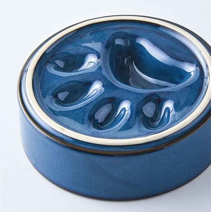 gamelle anti glouton pour chat à l'envers
