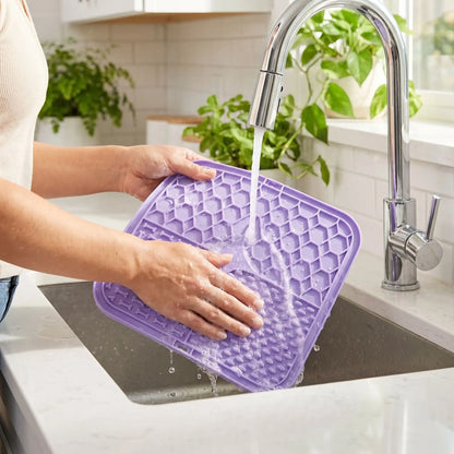 nettoyage facile du tapis anti glouton chat