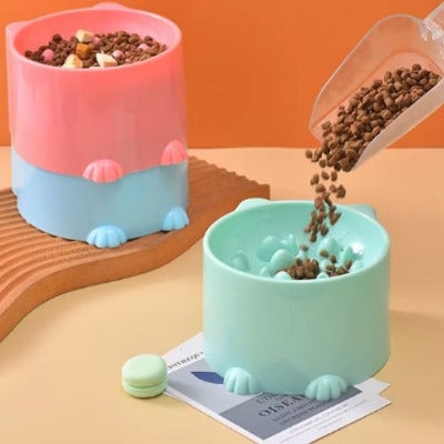 remplissage de gamelle anti glouton chat rose, bleue et verte
